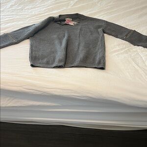Promesa Charcoal V-Neck Sweater
